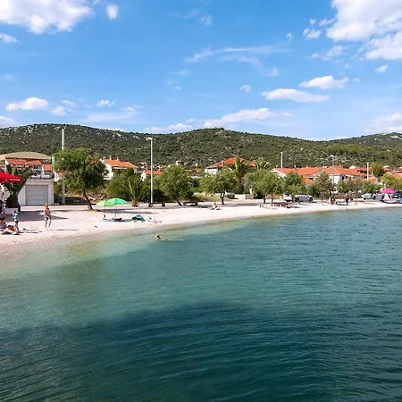 Apartments By The Sea Vinisce, Trogir - 5229