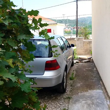 Apartments By The Sea Vinisce, Trogir - 5229