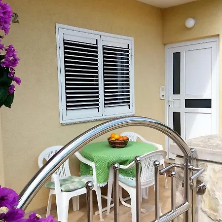 Apartments By The Sea Vinisce, Trogir - 5229 Apartment *