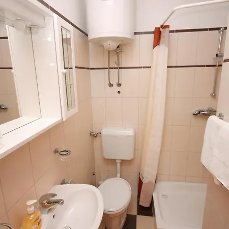 Apartments By The Sea Vinisce, Trogir - 5229 Apartment Vinisce