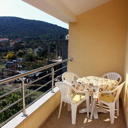 Apartments By The Sea Vinisce, Trogir - 5229 Apartment