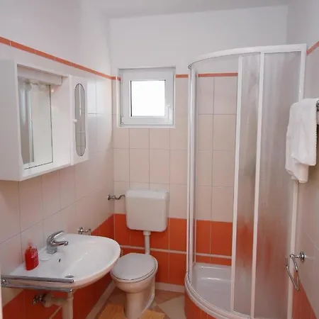 Apartments By The Sea Vinisce, Trogir - 5229 Apartment Vinisce