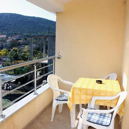 Apartments By The Sea Vinisce, Trogir - 5229 Apartment