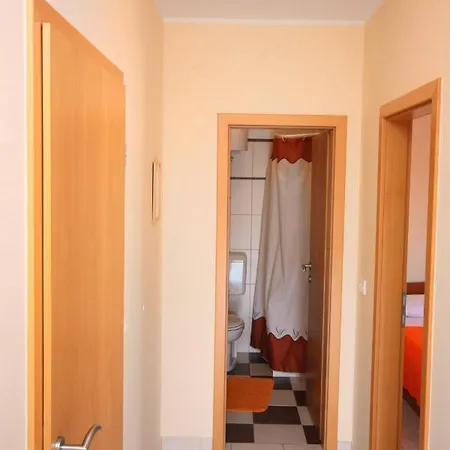 Apartments By The Sea Vinisce, Trogir - 5229 Apartment *