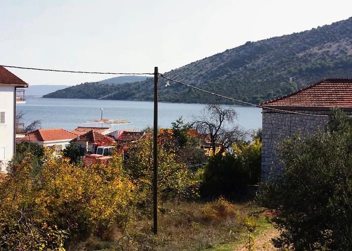 Apartman By The Sea Vinisce, Trogir - 5229